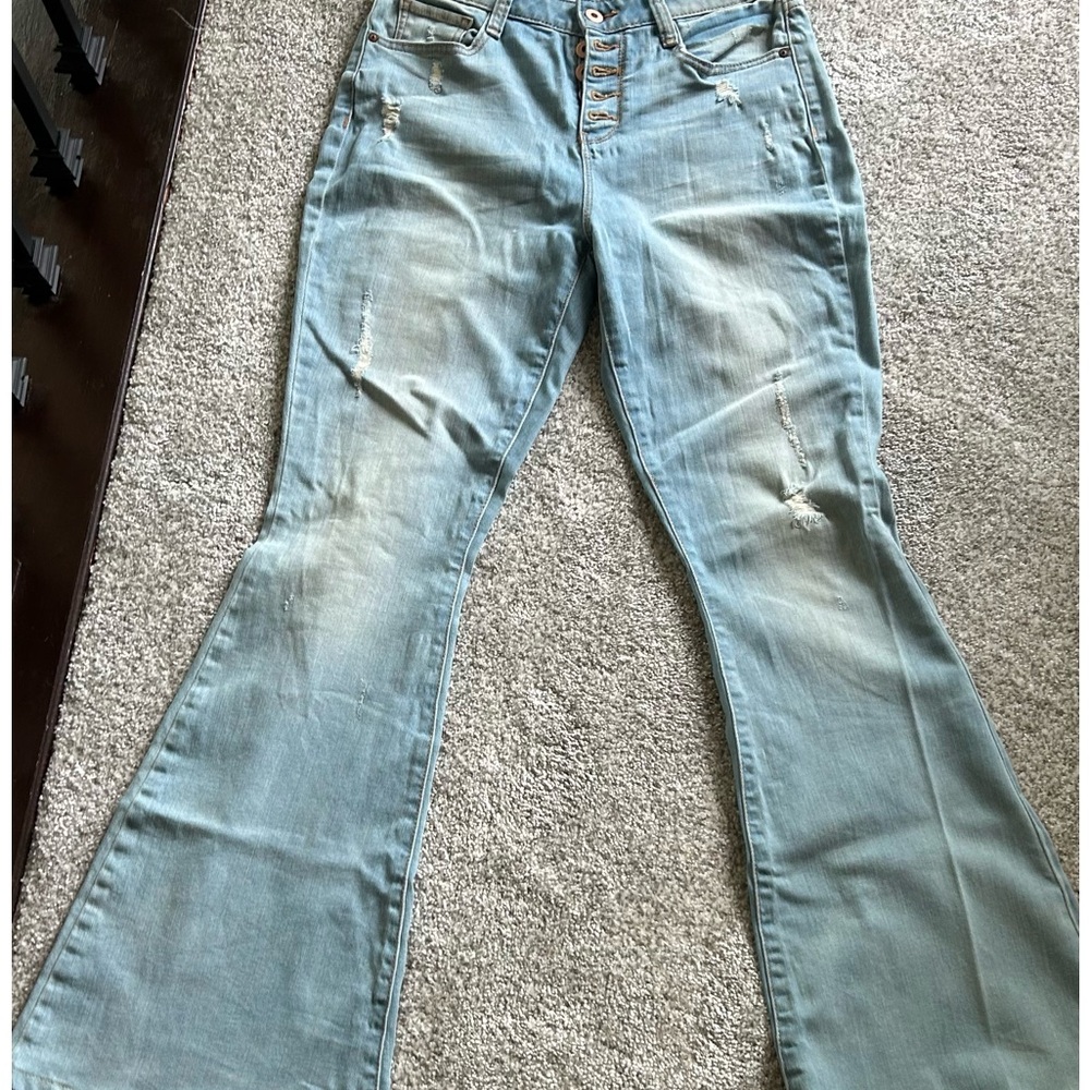 Arizona Jean Company Flare high wasted jeans! 👖